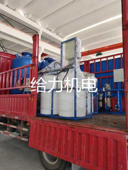 上海客戶預定的定壓補水裝置，全自動加藥裝置，旁流水處理器已發(fā)貨！