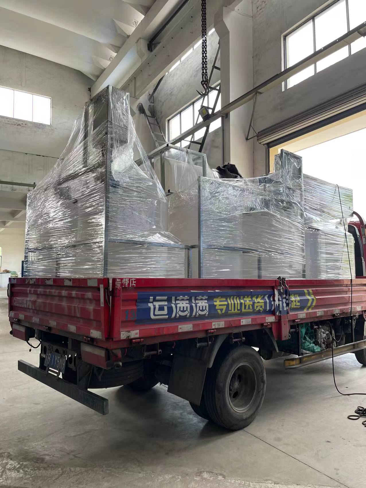 江蘇無(wú)錫整車直達(dá)全自動(dòng)加藥裝置4套和袋式過(guò)濾器1套