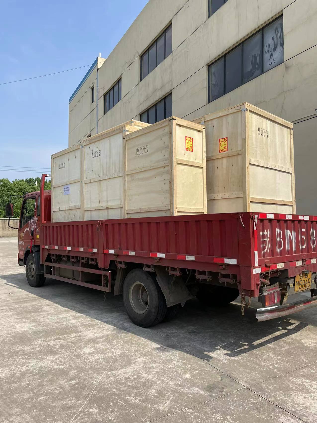定壓補(bǔ)水機(jī)組2套和全自動(dòng)加藥裝置4套出口發(fā)貨墨西哥！