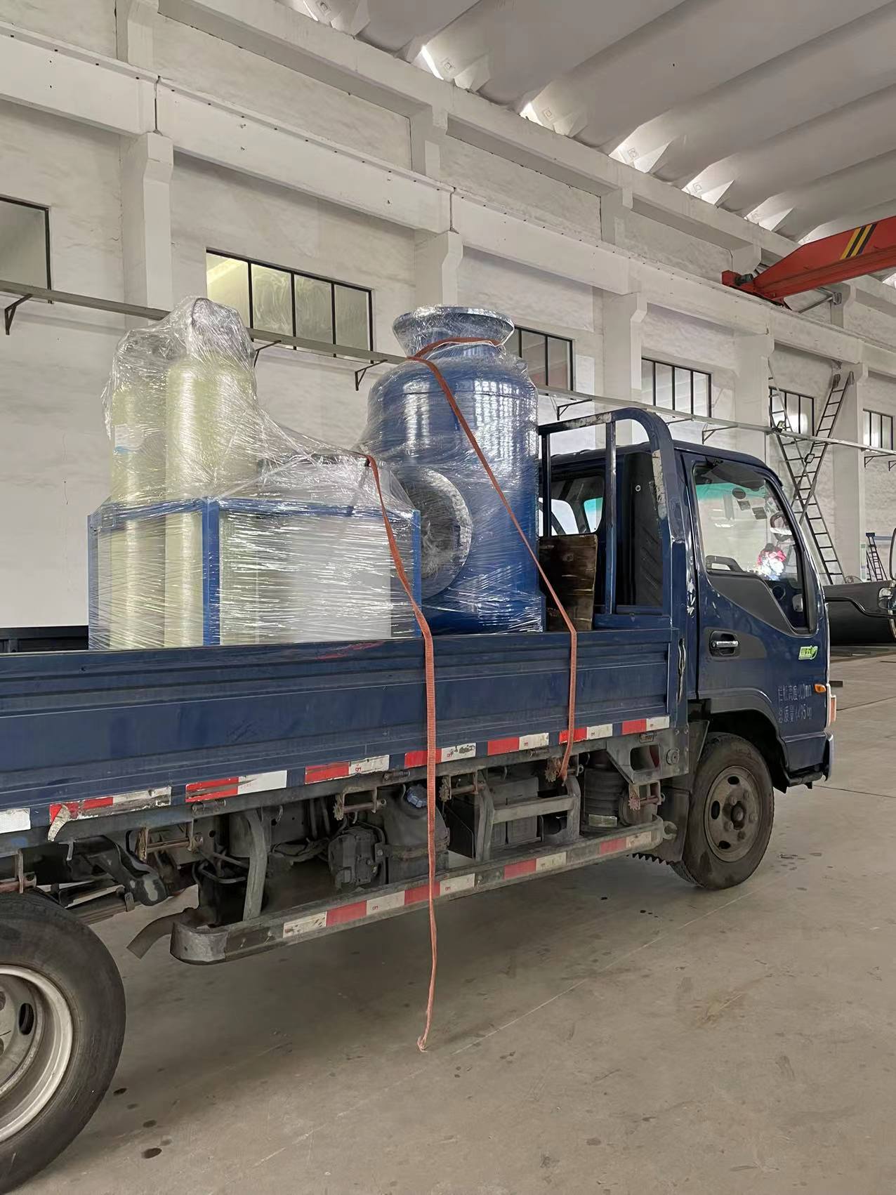 四川成都整車發(fā)貨全程水處理器和全自動(dòng)軟水器各一套